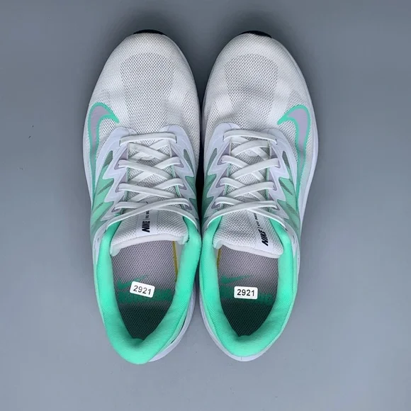 Nike Quest 3 White Green‎ Running Shoes CD0232-111 Women's Sz 8.5 - Picture 4 of 10